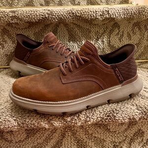 NWOB Skechers Hands Free Slip Ins Garza Gervin Brown Leather Sneakers 9.5 W Wide